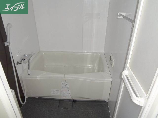 バス・シャワールーム　シャワー付きお風呂