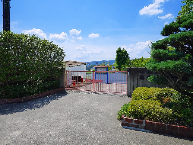 幼稚園・保育園　大和郡山市立郡山西幼稚園（こおりやまにしようちえん）（幼稚園・保育園）まで842m