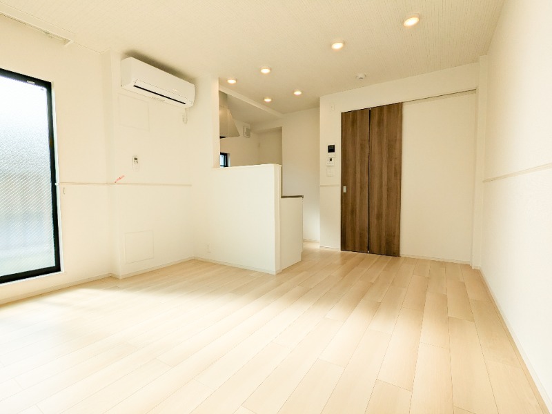 居室・リビング　図面と現状に相違がある場合には現状を優先