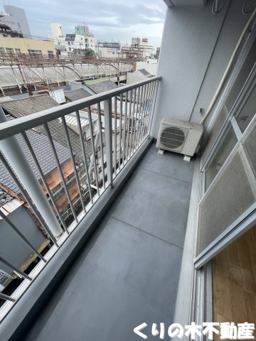バルコニー　陽当たり良好なバルコニーです