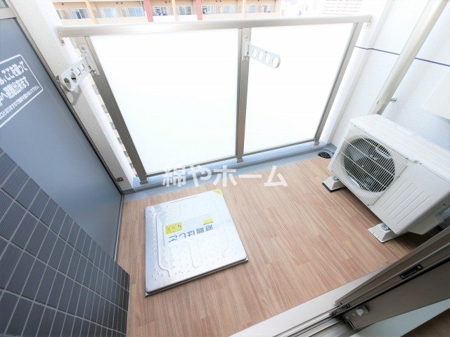 バルコニー　お洗濯にも便利なバルコニー付き