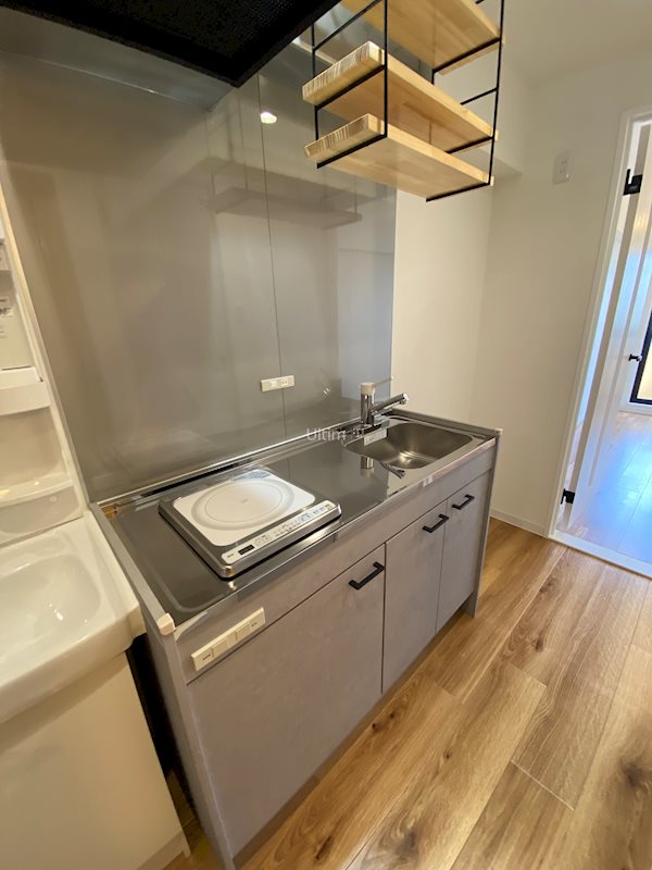 キッチン　※同タイプの他のお部屋です