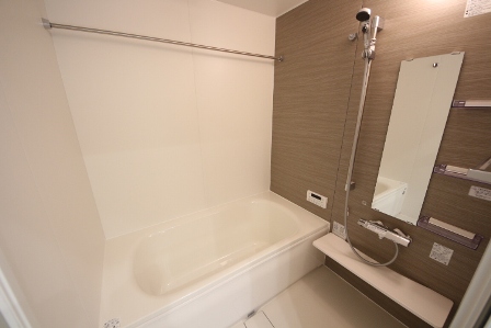 バス・シャワールーム　１坪風呂でゆったりくつろげます☆