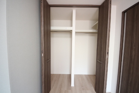 収納　お洋服もたくさん掛けられます☆