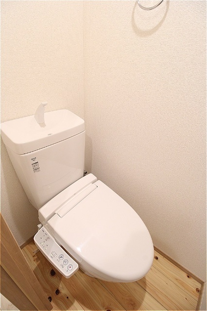 トイレ　温水洗浄便座