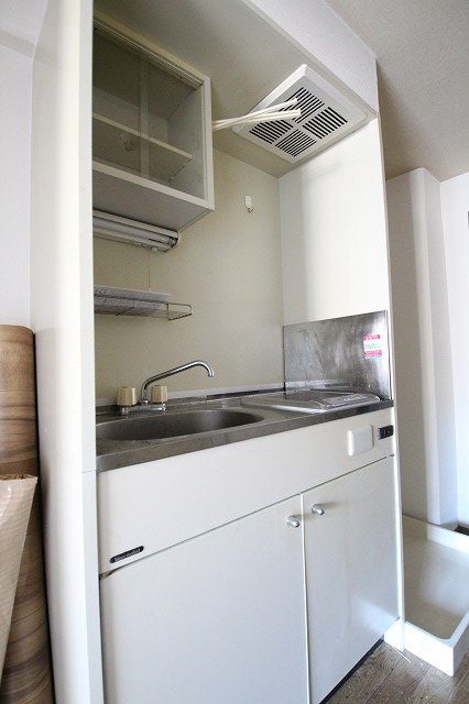 キッチン　同物件、別号室のものです。