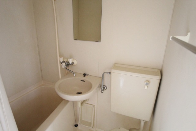 洗面設備　同物件、別号室のものです。