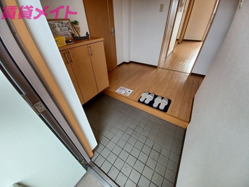 玄関　反転タイプ参考写真