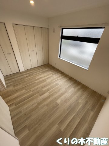 その他部屋・スペース　広くて明るい寝室