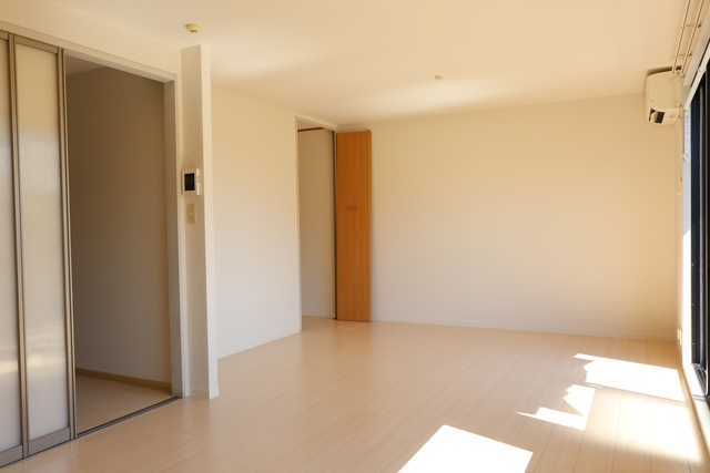 居室・リビング　同建物別号室参考写真