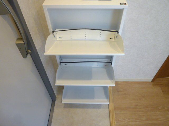 玄関　整頓しやすいシューズボックスです。