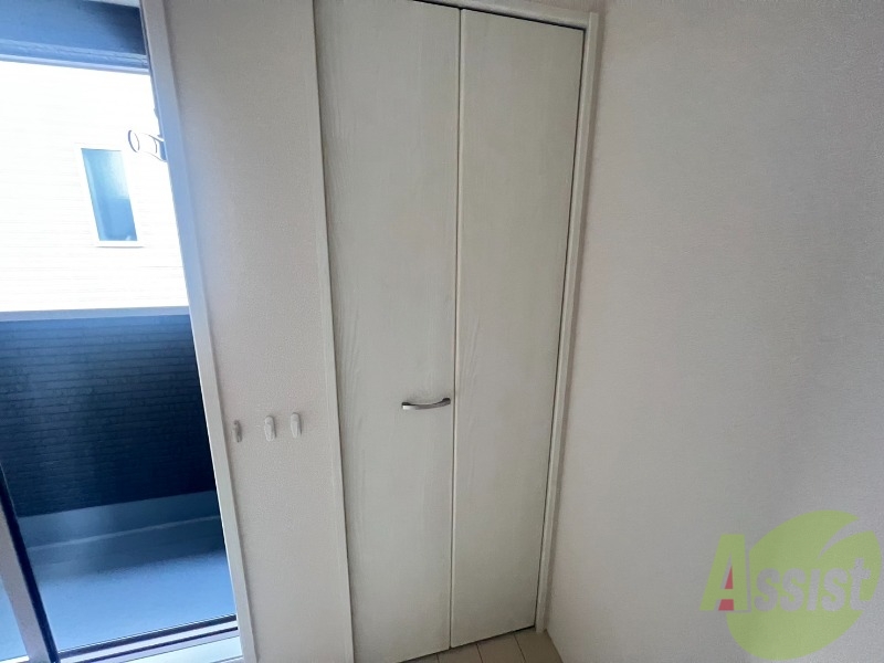 収納　収納はこちらのクローゼットをお使いください。