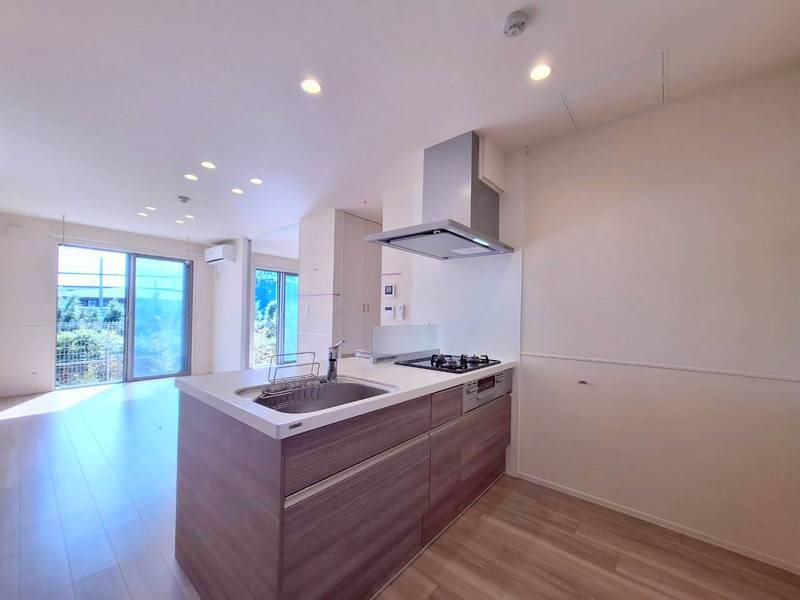 キッチン　★ガス3口グリル付きのシステムキッチン★