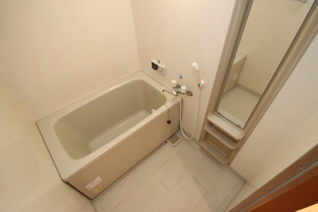 バス・シャワールーム　バス／シャワー