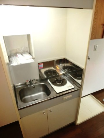 キッチン　キッチンは１口ガスコンロ付き。