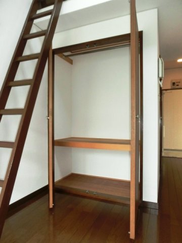収納　クローゼットタイプの収納スペース。