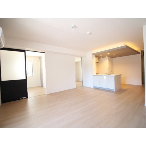 居室・リビング　建築中の為、同管理会社別部屋参考写真