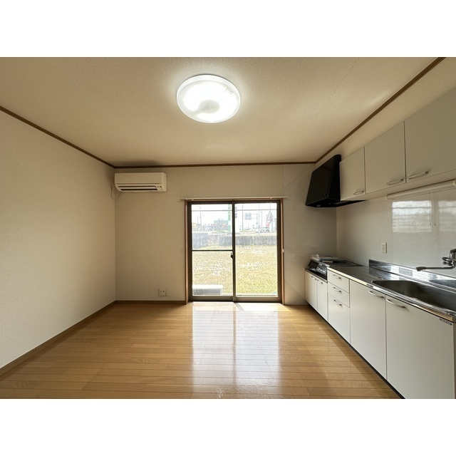 居室・リビング　同タイプの部屋の写真です