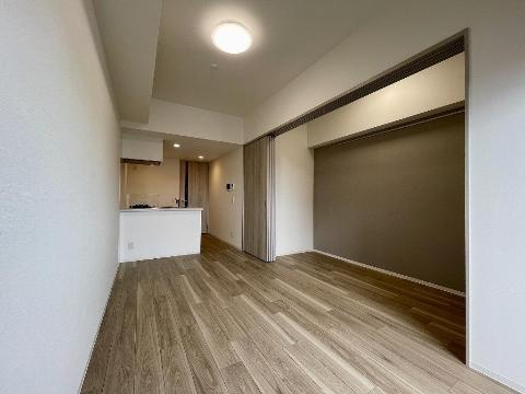 居室・リビング　室内