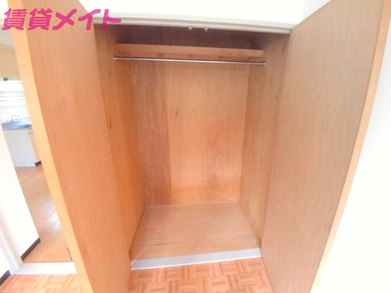 収納　同型反転参考写真