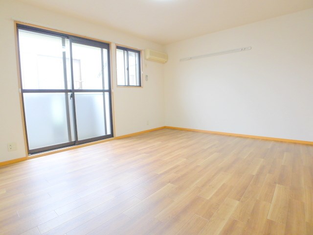 その他部屋・スペース　明るい広々洋室12帖