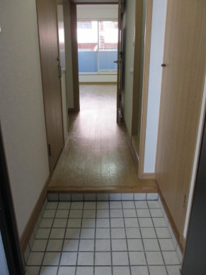 玄関　写真は別号室です。現況優先になります。