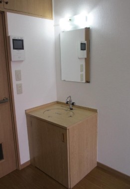 洗面設備　写真は別号室です。現況優先になります。