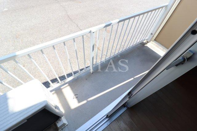 バルコニー　同物件別部屋です。