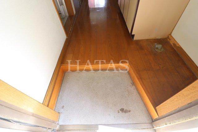 玄関　同物件別部屋です。