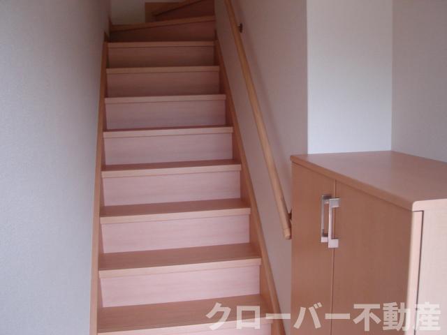 玄関　専用階段
