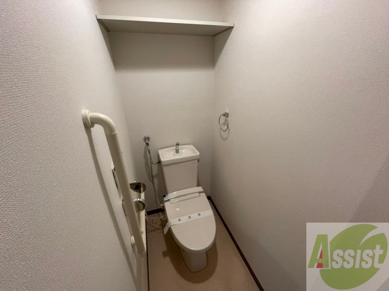 トイレ　ウォシュレット機能がついたトイレ。安心して使用できますね。