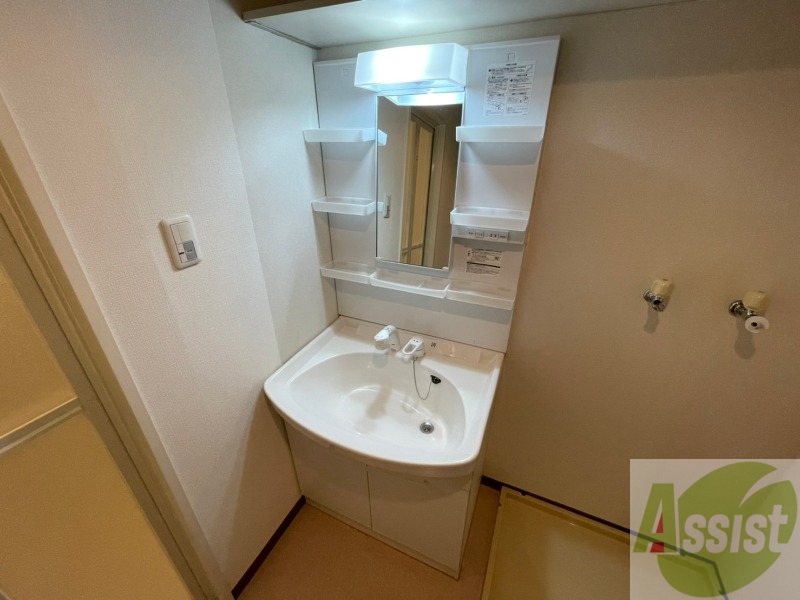 洗面設備　シャンプードレッサーです。身支度はここでばっちりですね。