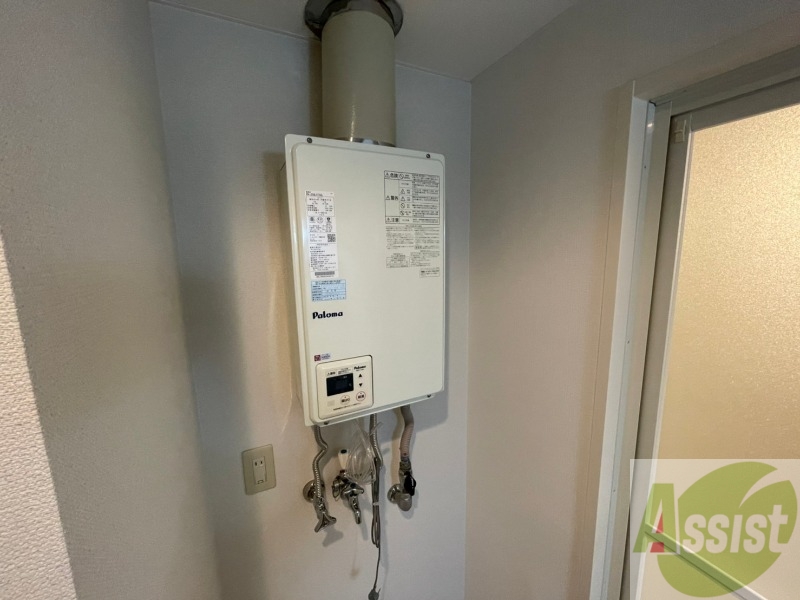 その他設備　給湯器は簡単操作で温度調整ができますよ。