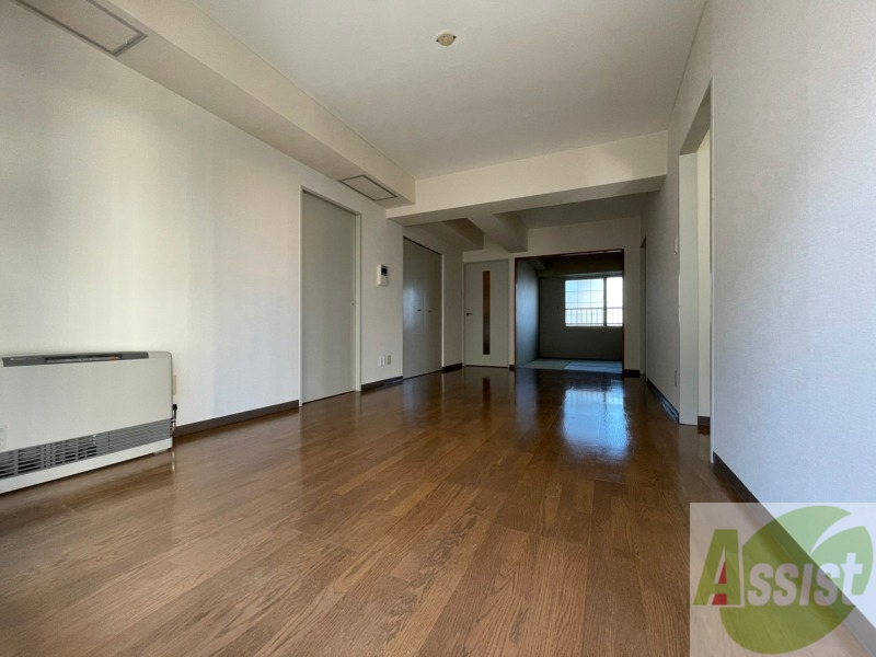 居室・リビング　広くてキレイなお部屋が広がっていて、充実した生活が送れそう。