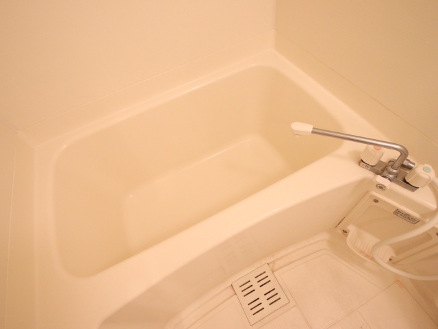 バス・シャワールーム　※写真は別室の参考写真です。現況優先。