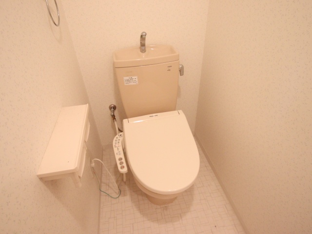 トイレ　※写真は別室の参考写真です。現況優先。