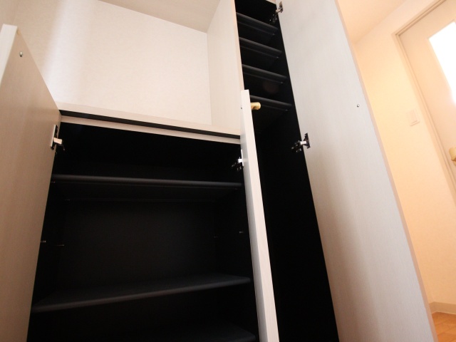 収納　※写真は別室の参考写真です。現況優先。