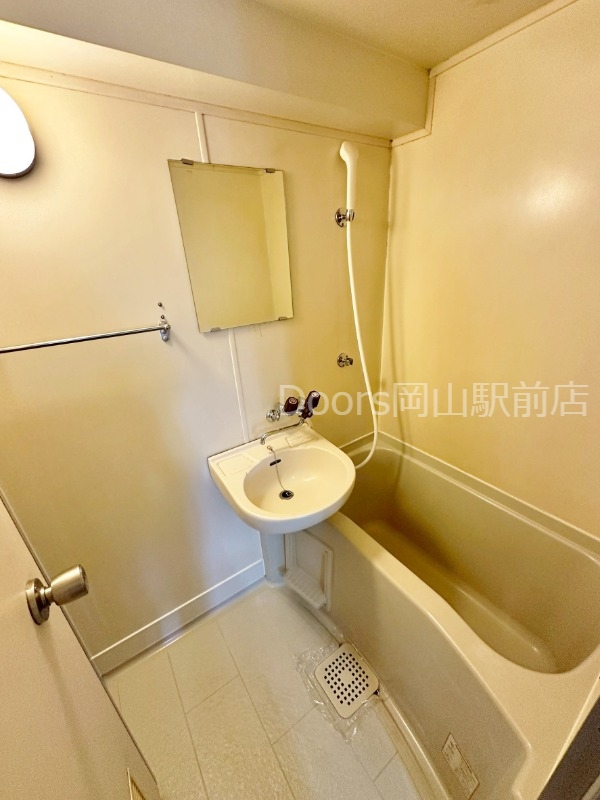 バス・シャワールーム　他のお部屋の写真です。