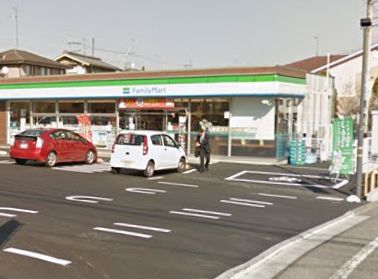 コンビニ　ファミリーマート あきる野インター店（コンビニ）まで675m