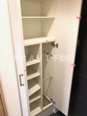 収納　【ファステート大阪城東グリッジ】ちょっとした収納スペースも充