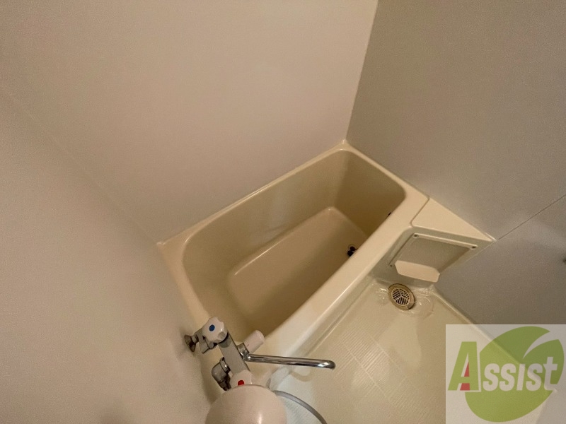 バス・シャワールーム　お風呂になります。一日の疲れを癒してくださいね。