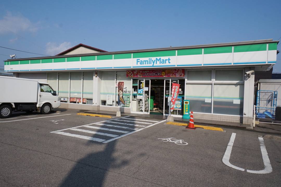 コンビニ　ファミリーマート清住店（コンビニ）まで540m