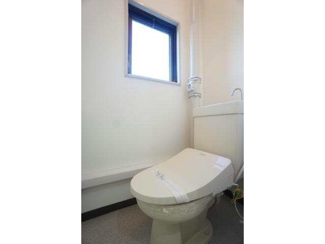 トイレ　温水洗浄便座