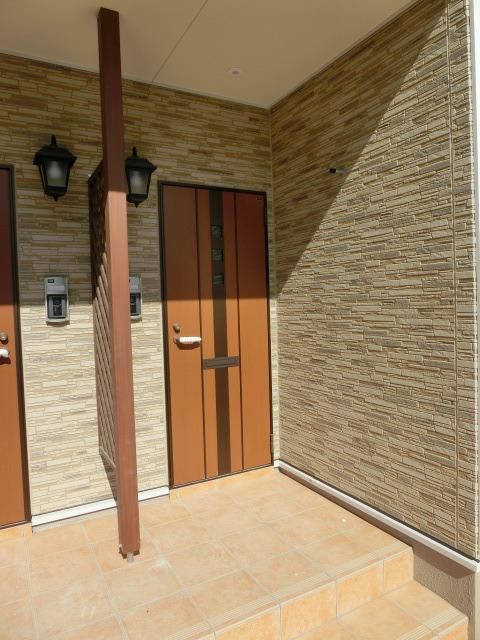 玄関　テラスハウスのようなエントランスです