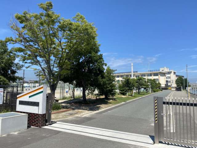 中学校　福岡市立中学校玄洋中学校（中学校）まで606m