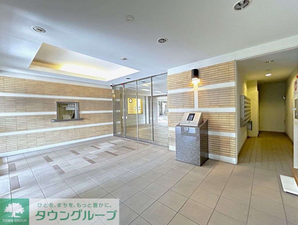 エントランス　エントランスゲート：オートロック