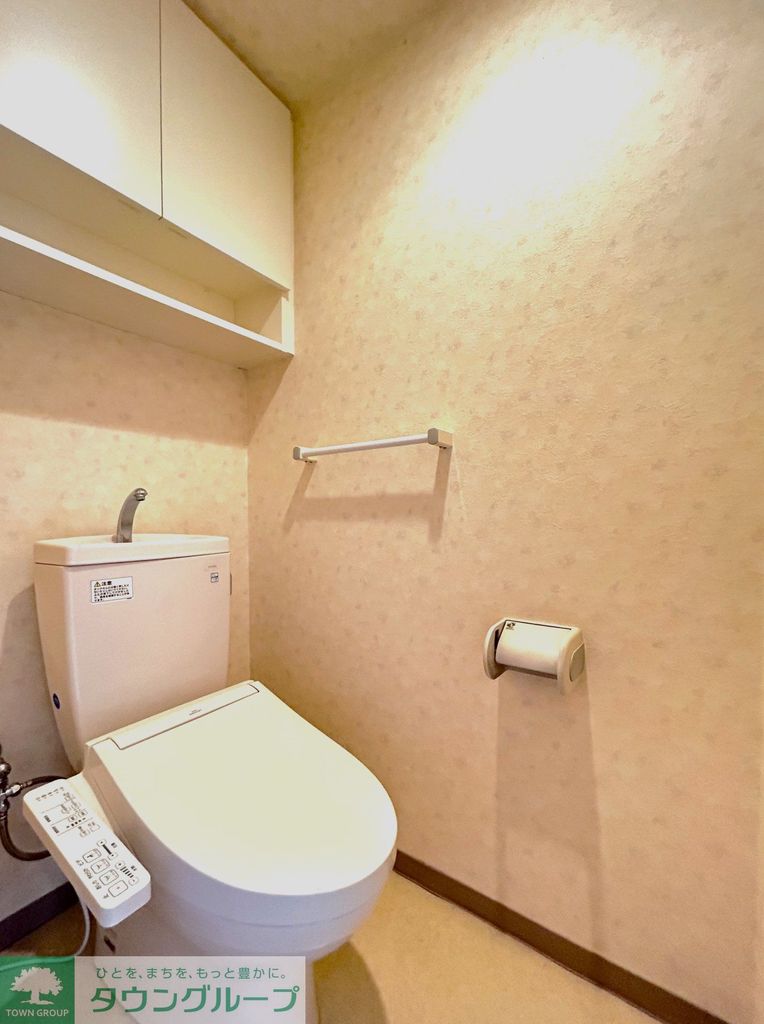 トイレ　トイレ（クリーニング前）