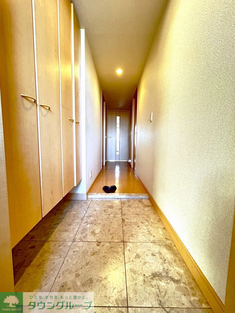 玄関　玄関廊下（クリーニング前）