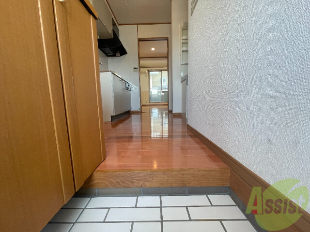 玄関　玄関はスッキリしてしますね。大きさもちょうどいいです。