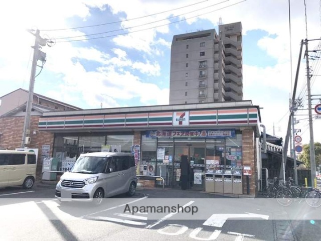 コンビニ　セブンイレブン（コンビニ）まで745m